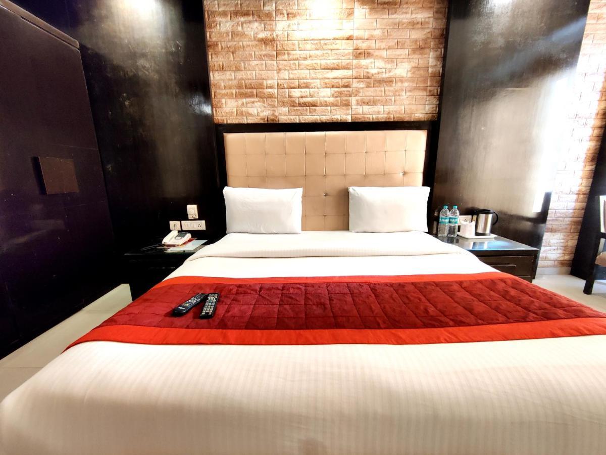 Stay At Hotel Pride, Delhi, Near Karol Bagh Metro Delhi (National Capital Territory of India) Exterior foto