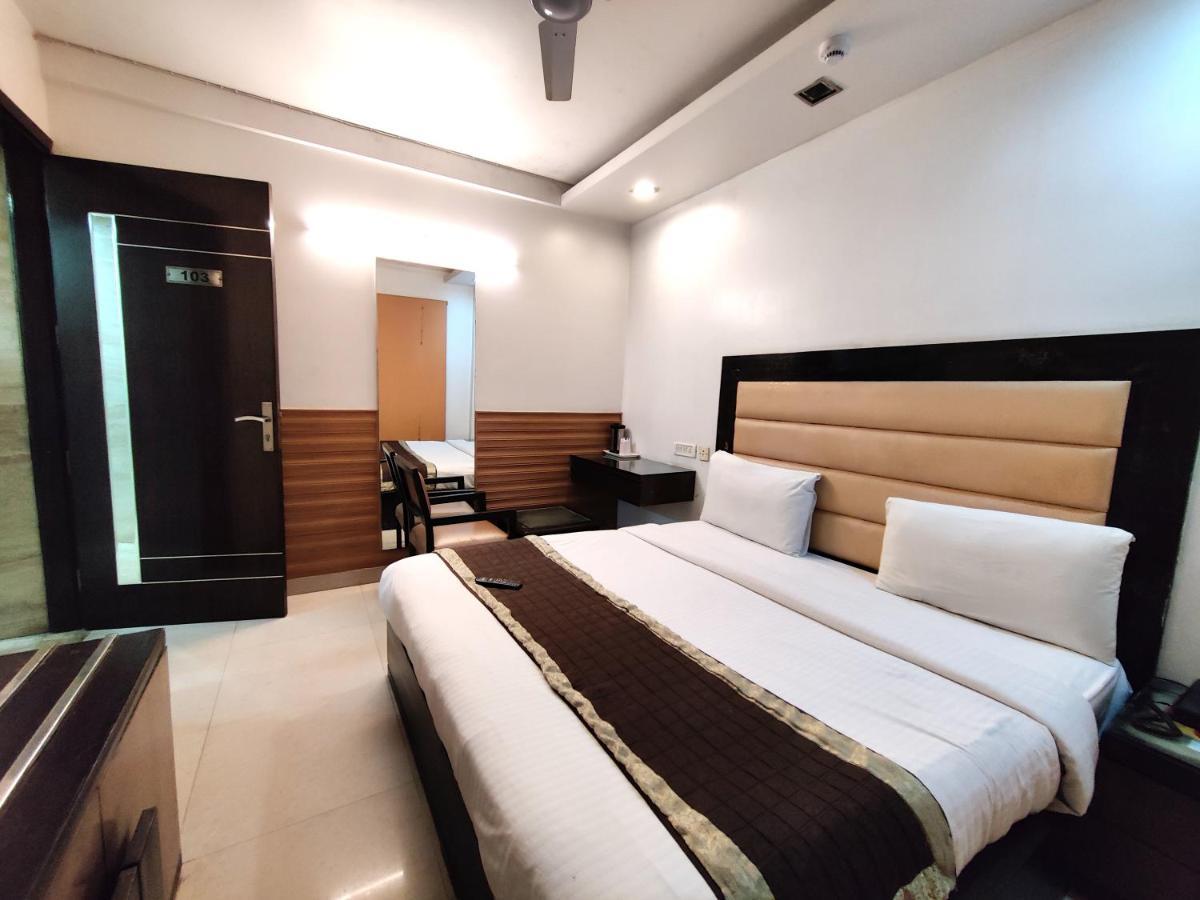 Stay At Hotel Pride, Delhi, Near Karol Bagh Metro Delhi (National Capital Territory of India) Exterior foto