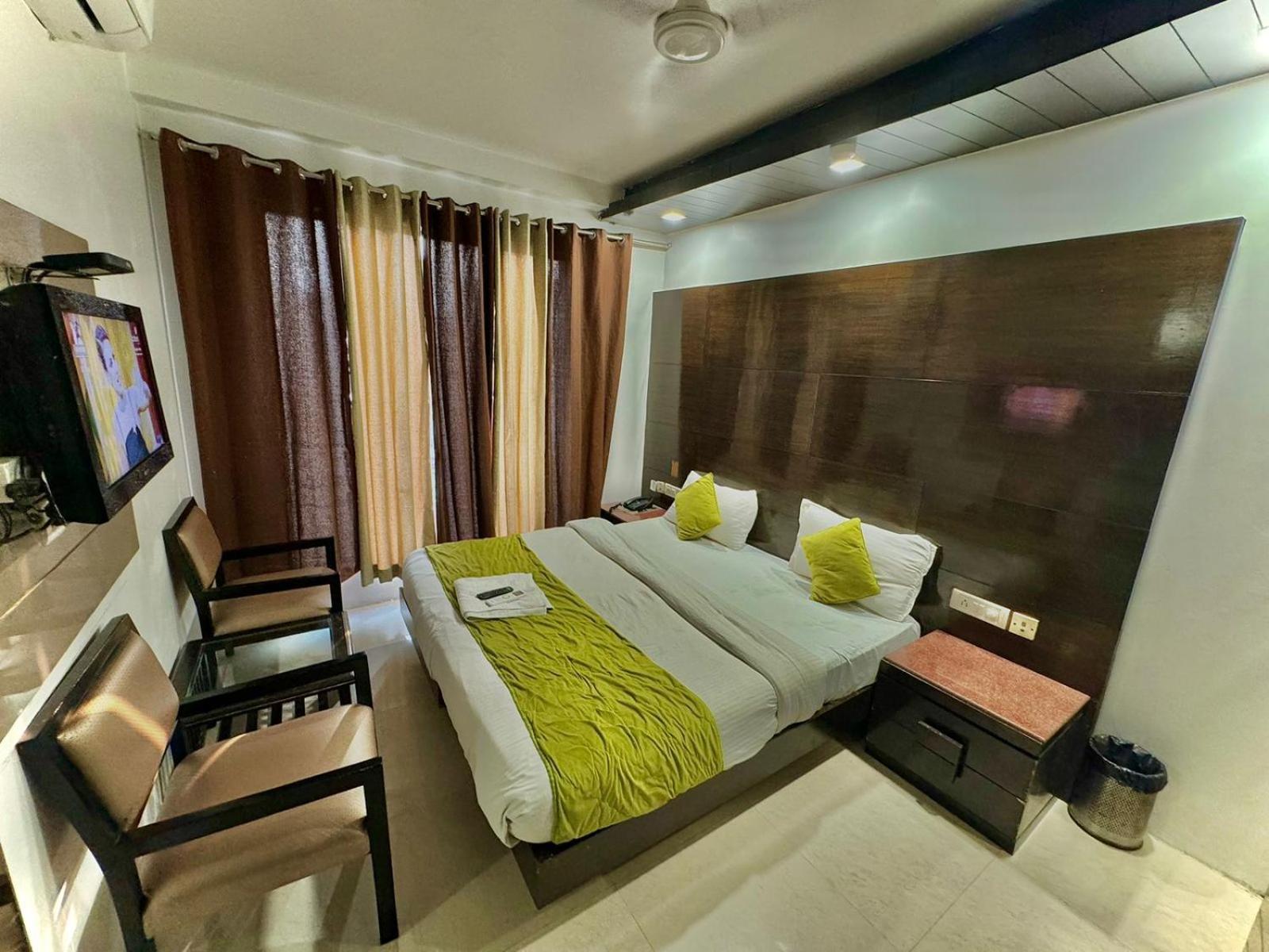 Stay At Hotel Pride, Delhi, Near Karol Bagh Metro Delhi (National Capital Territory of India) Exterior foto