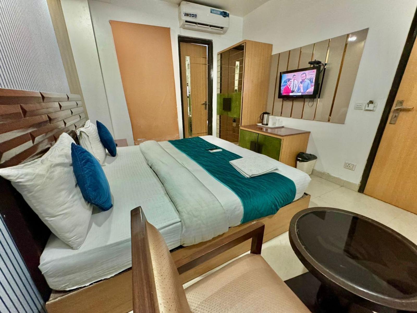 Stay At Hotel Pride, Delhi, Near Karol Bagh Metro Delhi (National Capital Territory of India) Exterior foto